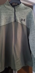 Mens under Armour pullover